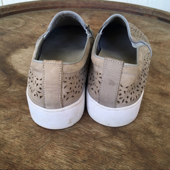 Vionic size 9 laser cut slip ons - Picture 3 of 7